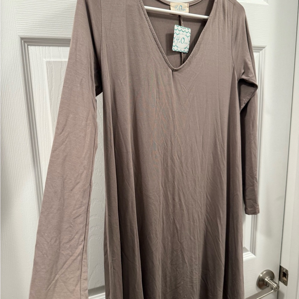 *4th & Ocean Women’s Grey/Taupe V-neck dress size small - Picture 2 of 6